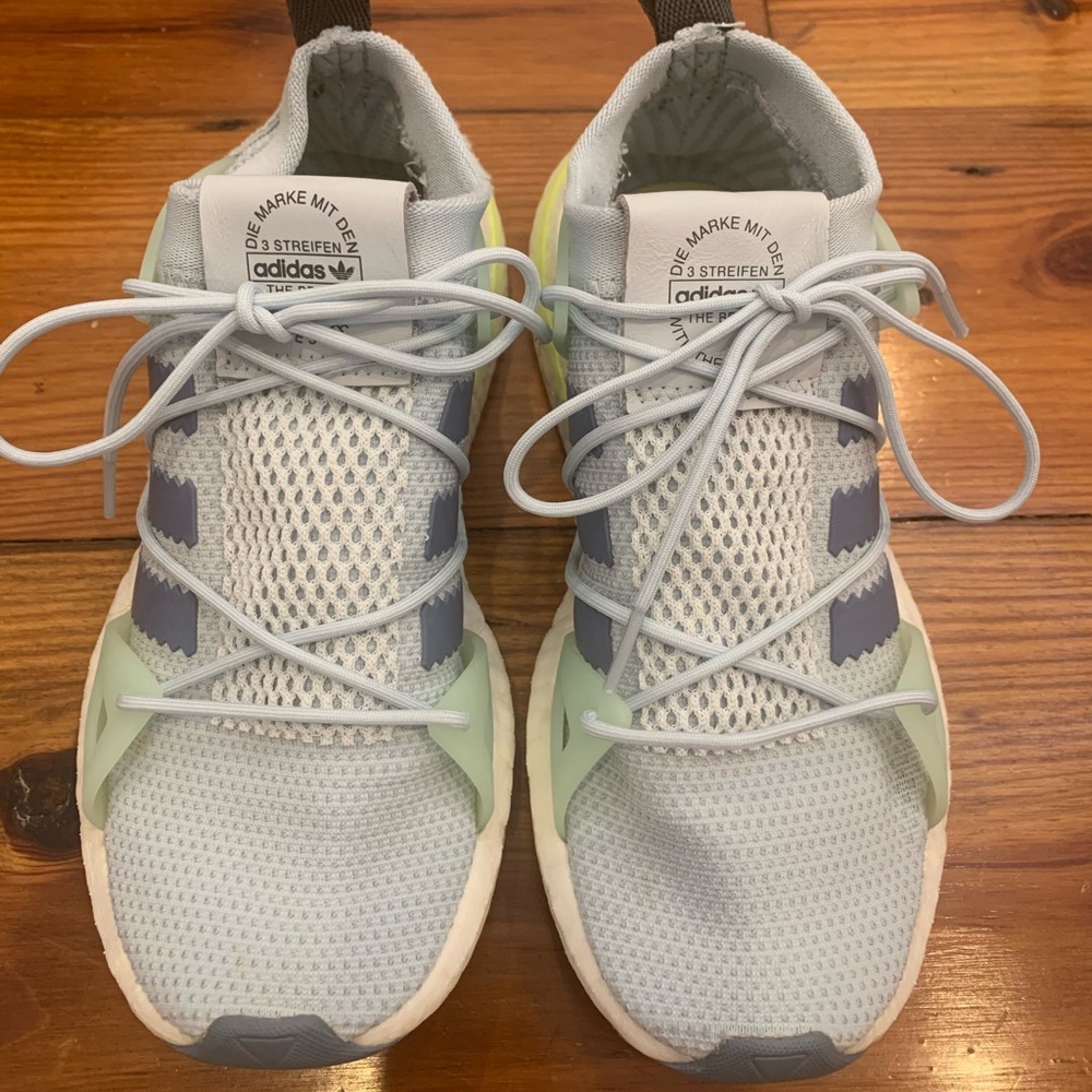 Adidas Sneakers